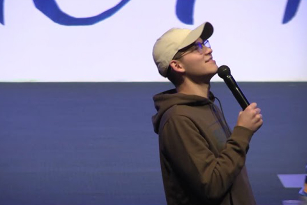 El poder de poner a Dios primero – Elder Christopher Sánchez