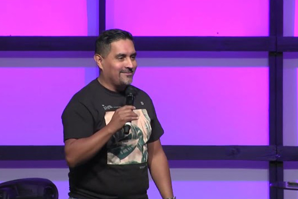 Mostremos la bondad de Dios a otros – Pastor Luis Sánchez