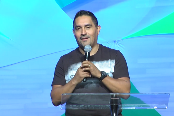 Diferente en esta generación  – Pastor Luis Sánchez