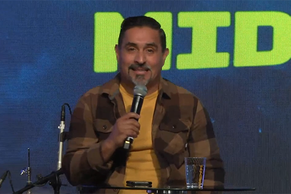 How do you react in middle of a storm – Pastor Luis Sánchez-2