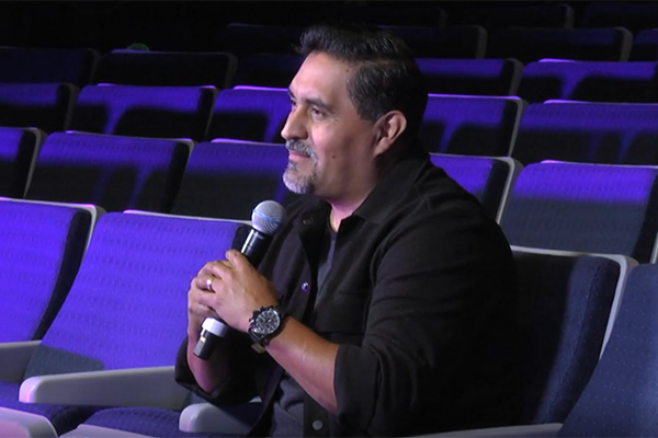 Aunque sea en el patio, pero es tiempo de regresar – Pastor Luis Sánchez