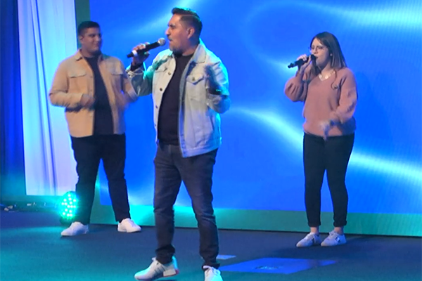 Worship Night – Pastor Luis Sánchez